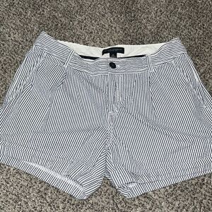 Banana Republic Seersucker Striped Shorts - 4